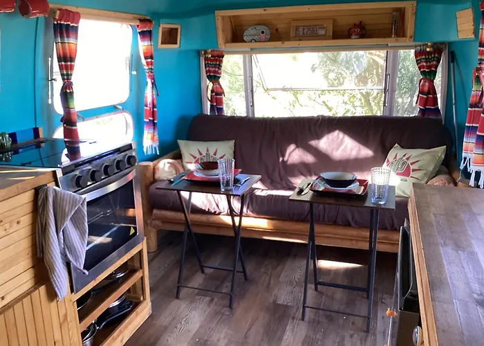 Vintage Airstream Lola Saguaro National Park 3* Avra